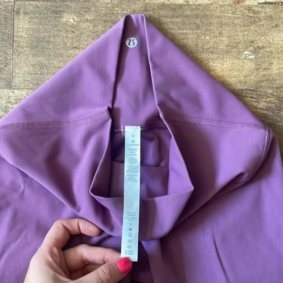 Lululemon Pink/Purple Cropped Leggings sz 4 - Picture 5 of 6